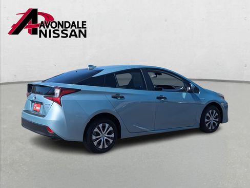 Used 2022 Toyota Prius XLE image 6