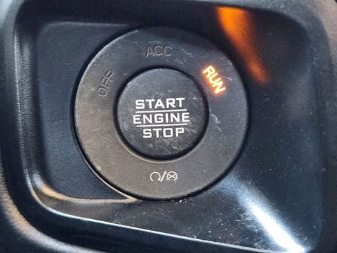 Used 2024 Jeep Wrangler Unlimited Sahara w/ Technology Group AWD/4WD image 23