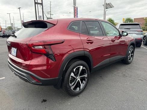 Used 2025 Chevrolet Trax RS w/ Sunroof Package FWD image 6