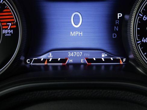 Used 2019 Jeep Cherokee Limited image 38