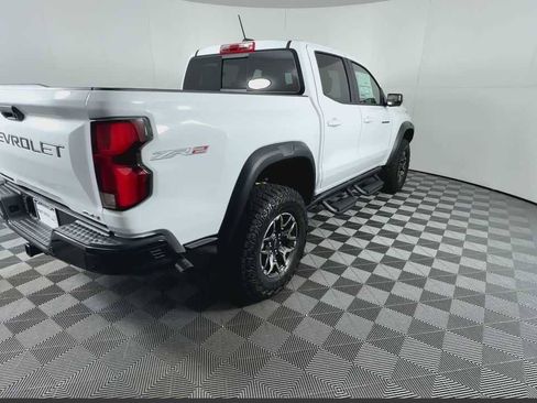 Certified 2026 Chevrolet Colorado ZR2 w/ Technology Package AWD/4WD image 8