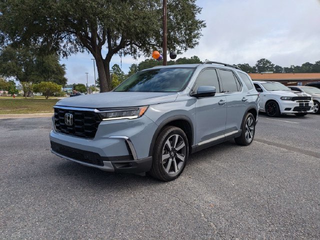 Used 2025 Honda Pilot Touring image 9