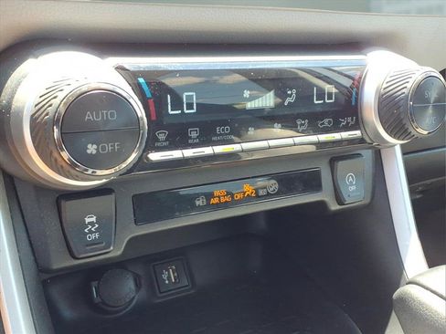 Used 2024 Toyota RAV4 XLE FWD image 6