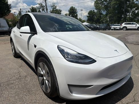 Used 2021 Tesla Model Y Long Range AWD/4WD image 3