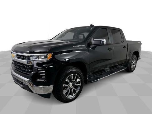 Used 2025 Chevrolet Silverado 1500 LT AWD/4WD image 4