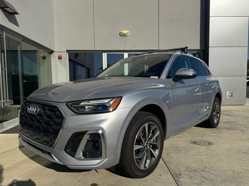 Used 2024 Audi Q5 2.0T Premium w/ Convenience Package image 3