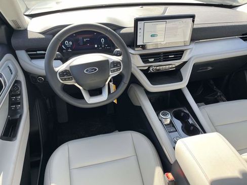 New 2026 Ford Explorer Active RWD image 8