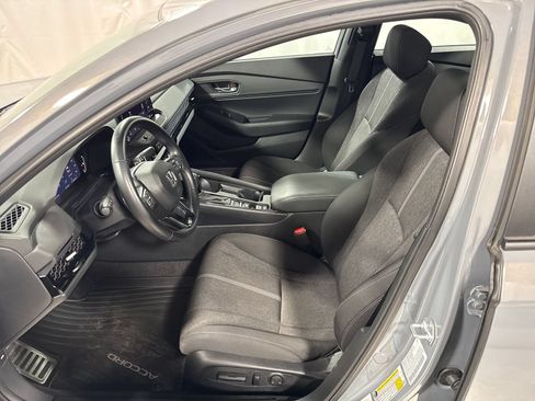 Used 2023 Honda Accord Sport image 3