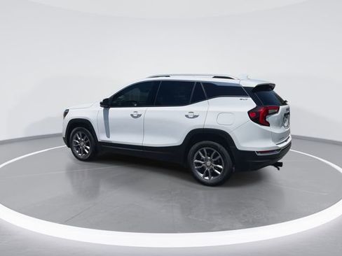 Used 2024 GMC Terrain SLT AWD/4WD image 6