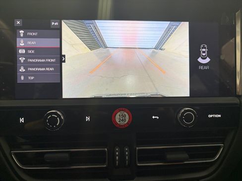 Certified 2026 Porsche Macan AWD/4WD image 38