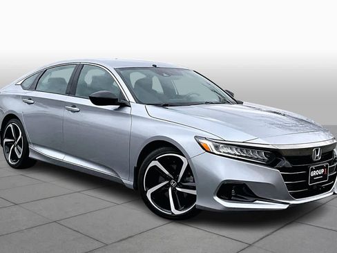 Used 2021 Honda Accord Sport image 2