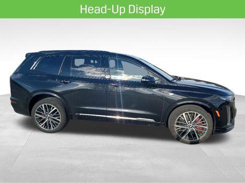 Used 2023 Cadillac XT6 Sport w/ Technology Package AWD/4WD image 23
