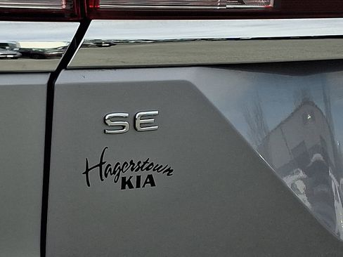 Used 2024 Volkswagen Atlas SE image 29