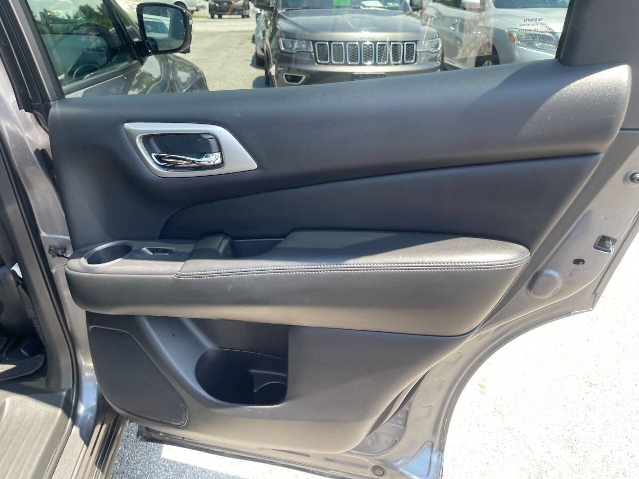 Used 2017 Nissan Pathfinder SL w/ SL Premium Package AWD/4WD image 34