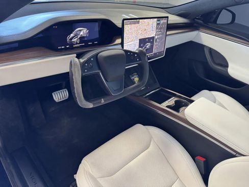 Used 2022 Tesla Model S Base image 10