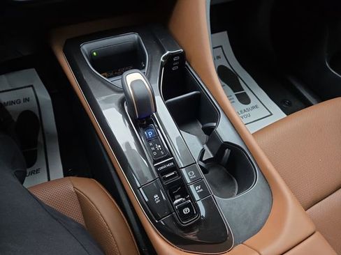 Used 2025 Toyota Crown Signia image 22