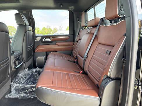 New 2026 GMC Sierra 3500 Denali Ultimate AWD/4WD image 30