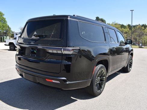 New 2026 Jeep Grand Wagoneer L Limited AWD/4WD image 9