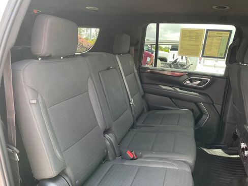 Used 2022 GMC Yukon XL SLE image 25