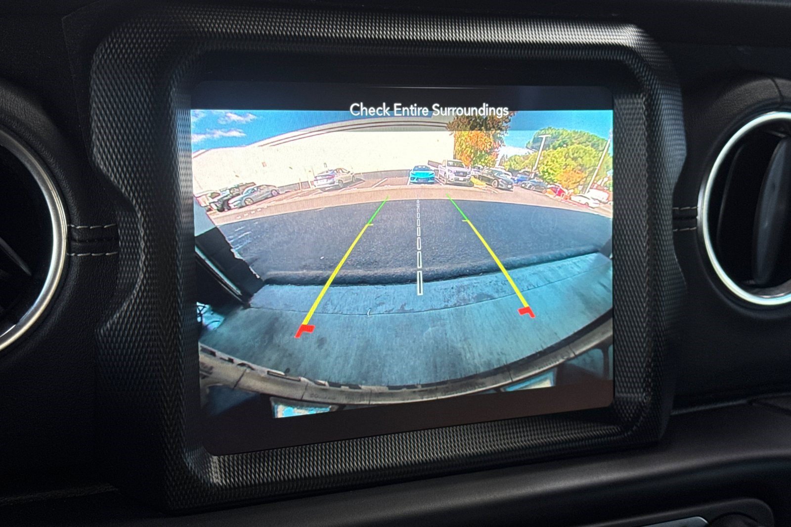 Used 2023 Jeep Wrangler Unlimited Sahara AWD/4WD image 21