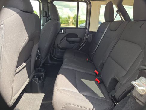 Used 2023 Jeep Wrangler Unlimited Sport AWD/4WD image 13
