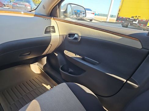 Used 2009 Chevrolet Malibu LT w/ Premium Mat Package image 9