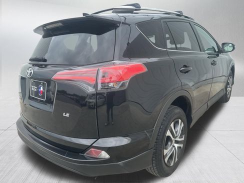 Used 2017 Toyota RAV4 LE FWD image 9