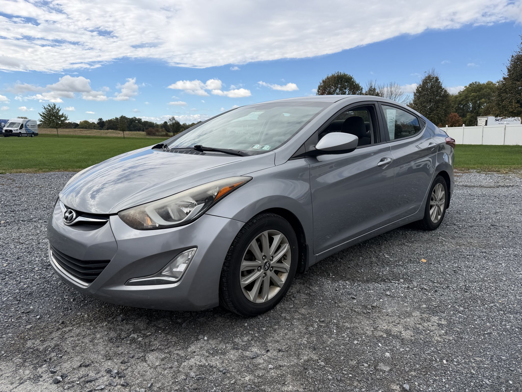 Used 2014 Hyundai Elantra SE w/ Option Group 02 FWD image 2