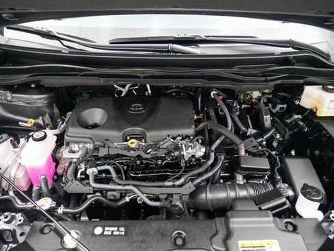 Used 2025 Toyota Sienna XLE image 10