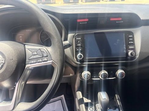 Used 2023 Nissan Kicks SV FWD image 16