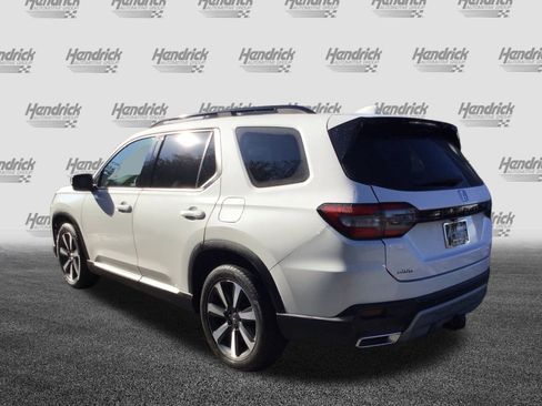 Used 2024 Honda Pilot Touring image 8