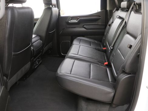 Used 2024 GMC Sierra 1500 SLT image 26