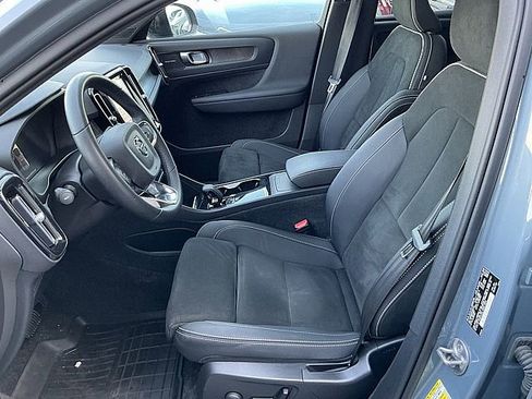 Certified 2023 Volvo C40 P8 Recharge Ultimate w/ Protection Package Premier image 15