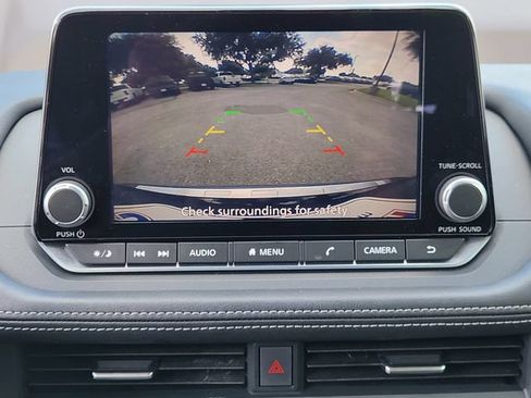 Used 2023 Nissan Rogue SV FWD image 19