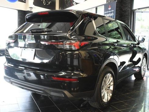 Used 2025 Mitsubishi Outlander ES AWD/4WD image 8