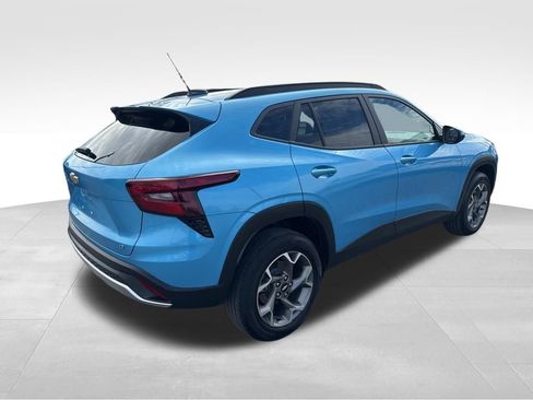 Used 2025 Chevrolet Trax LT image 5