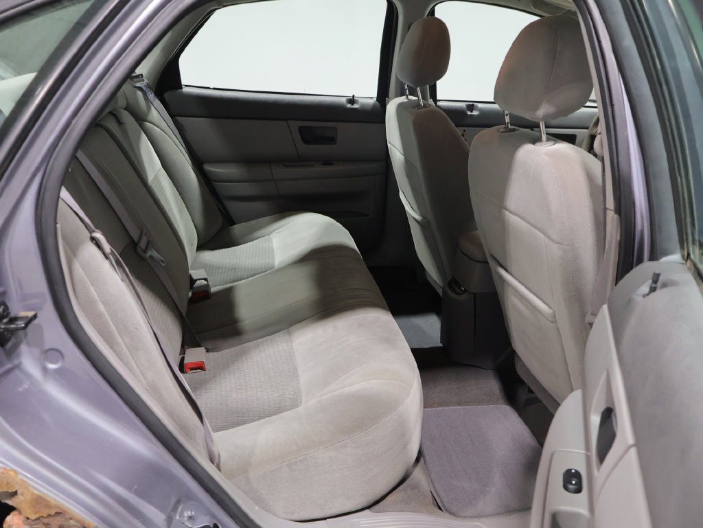 Used 2006 Ford Taurus SEL FWD image 22