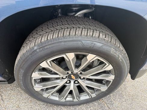 New 2026 Chevrolet Suburban High Country RWD image 13