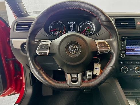 Used 2014 Volkswagen Jetta GLI FWD image 12
