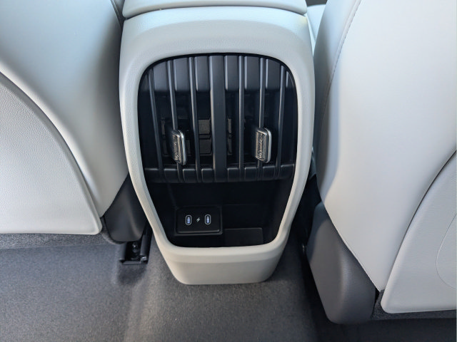 New 2027 Hyundai Kona Limited FWD image 16