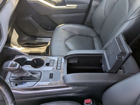 Used 2021 Toyota Highlander Limited AWD/4WD image 30