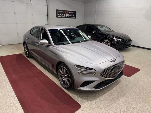 Used 2023 Genesis G70 2.0T image 7