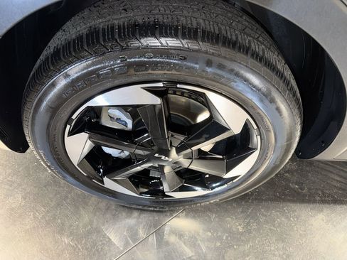 Certified 2025 Kia Sorento EX image 10