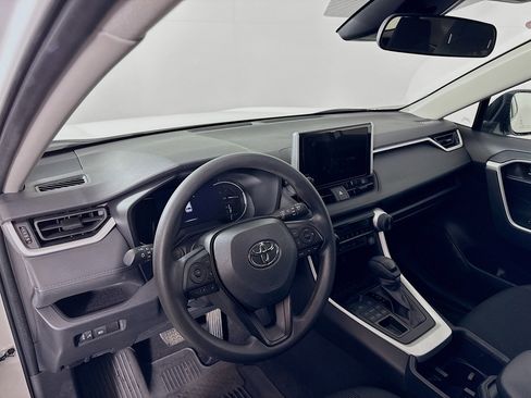 Used 2023 Toyota RAV4 LE image 9