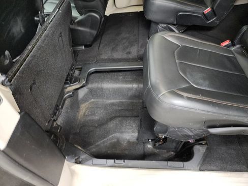 Used 2017 Chrysler Pacifica Touring-L FWD image 27