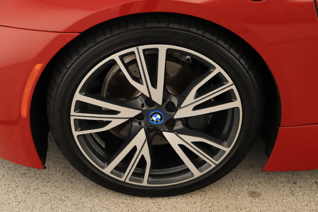 Used 2017 BMW i8 AWD/4WD image 32