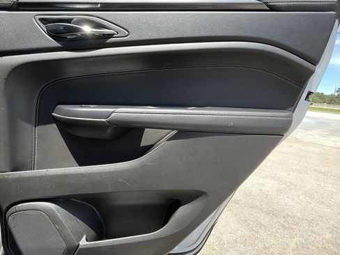 Used 2013 Cadillac SRX FWD image 36