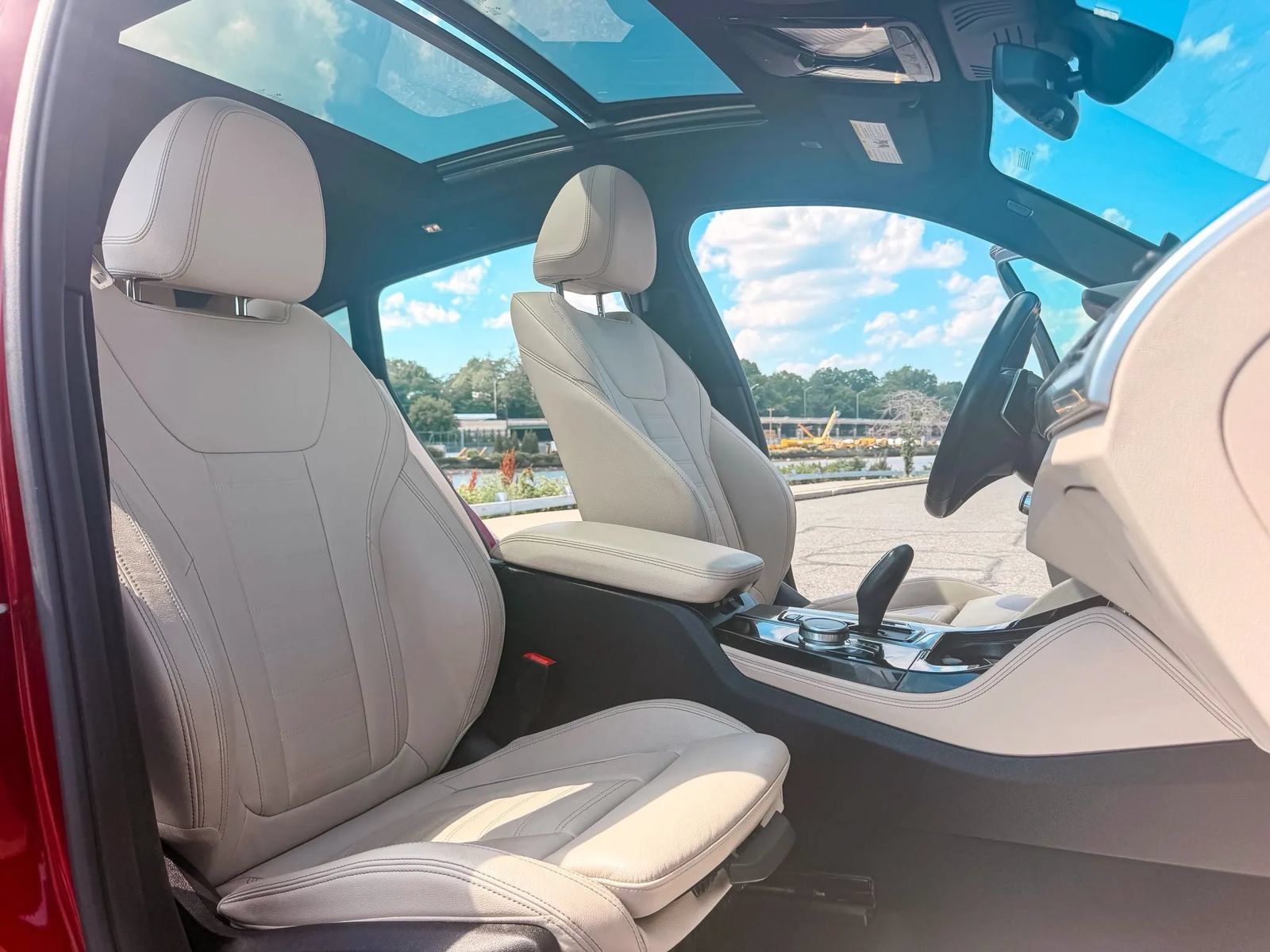 Used 2021 BMW X4 xDrive30i w/ Premium Package AWD/4WD image 16