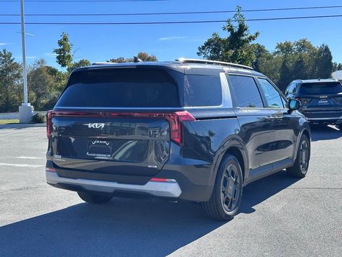 New 2026 Kia Carnival EX FWD image 7