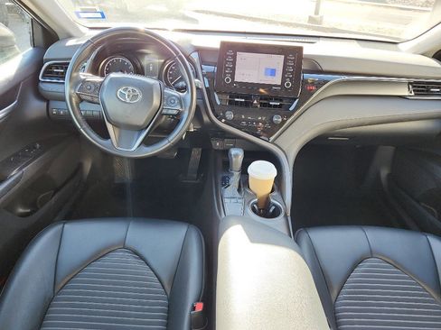 Used 2024 Toyota Camry SE image 12